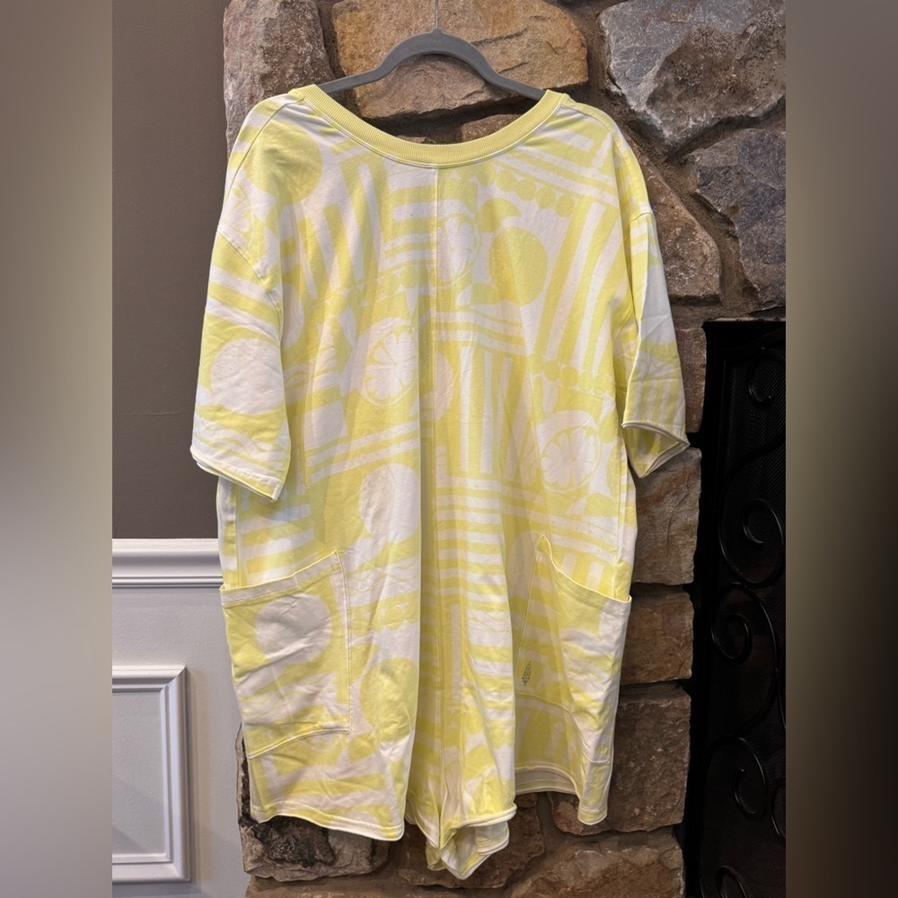 NWT FP Movement Printed Hot Shot Tee Romper - Lemon zest print - Picture 4 of 7